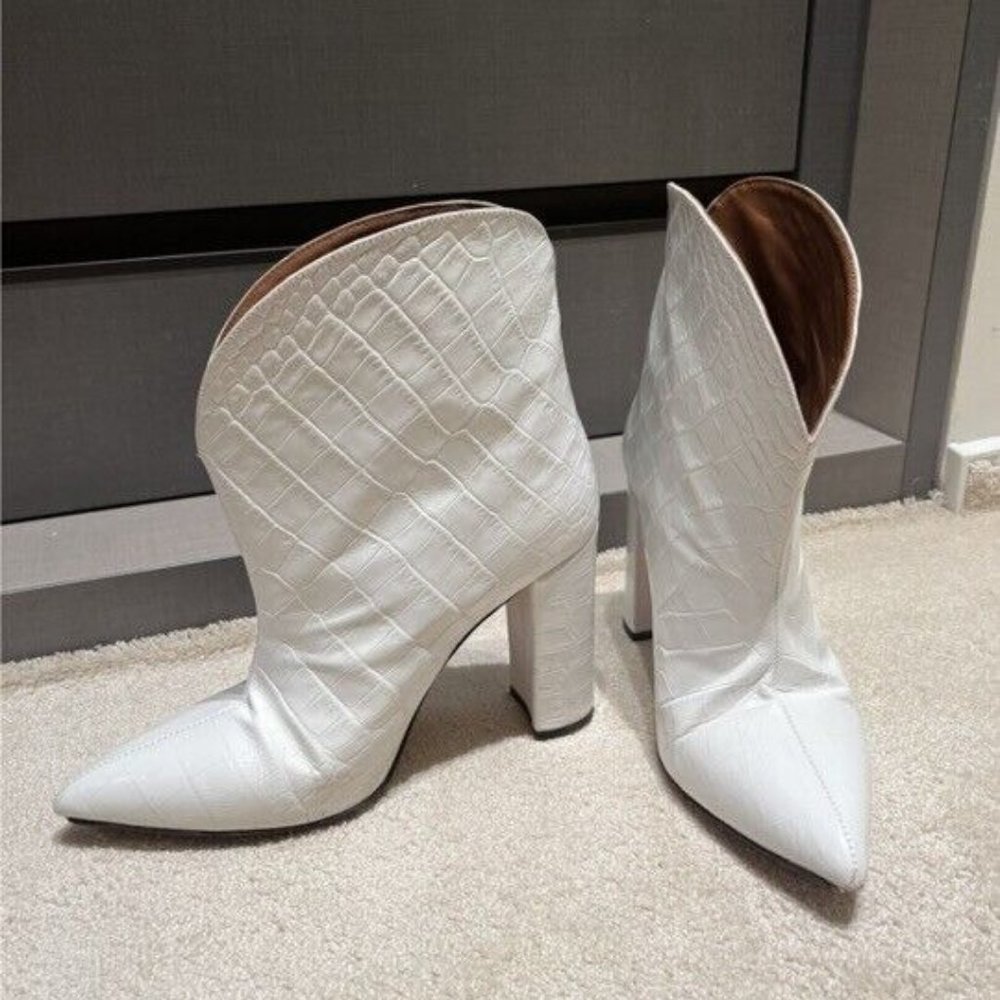 Size 40 Women’s Paris Texas croc-Embossed Boots